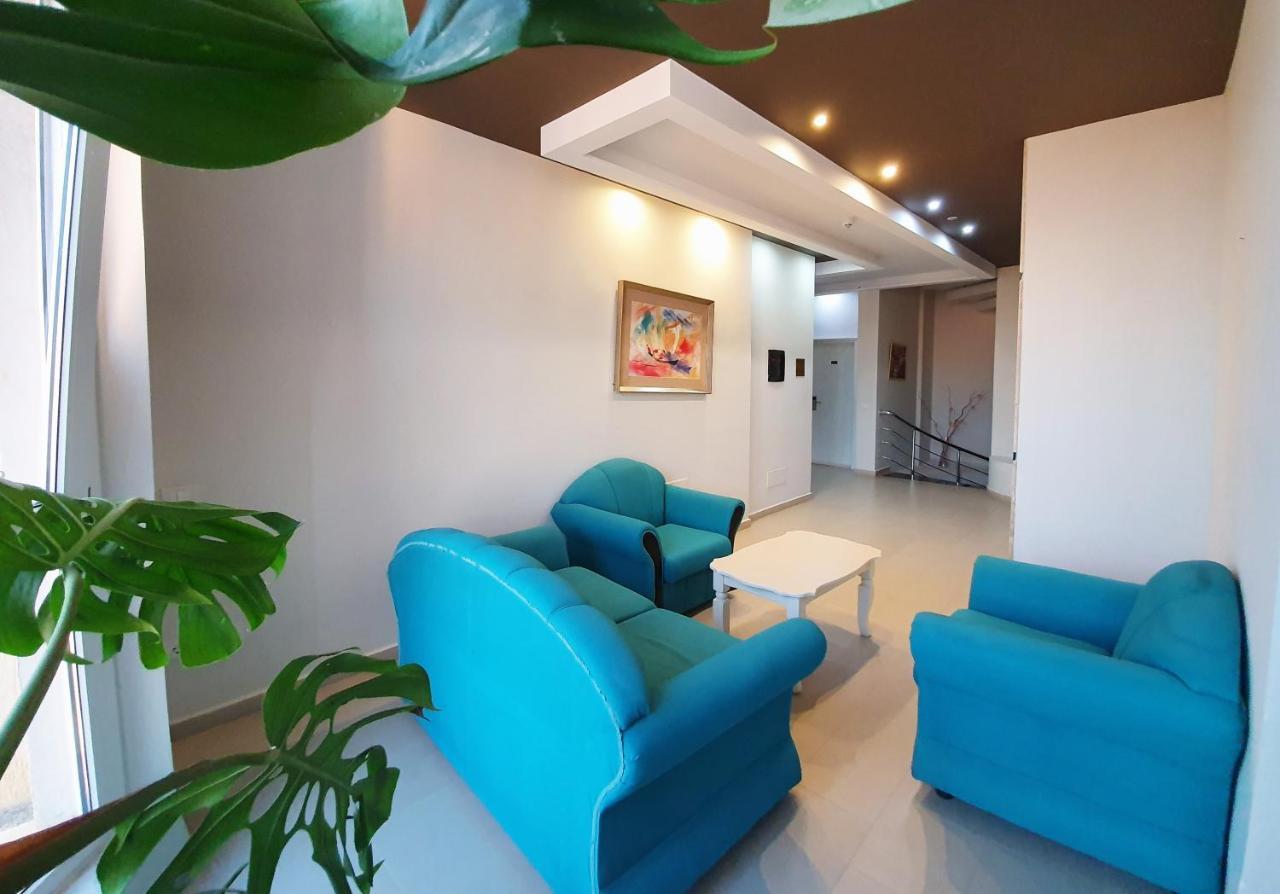 Kamomil Hotel