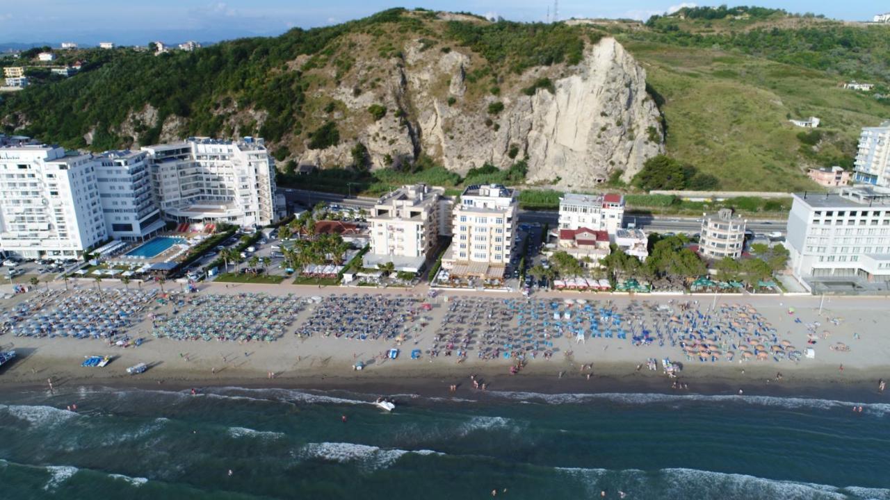 Kamomil Hotel 3*