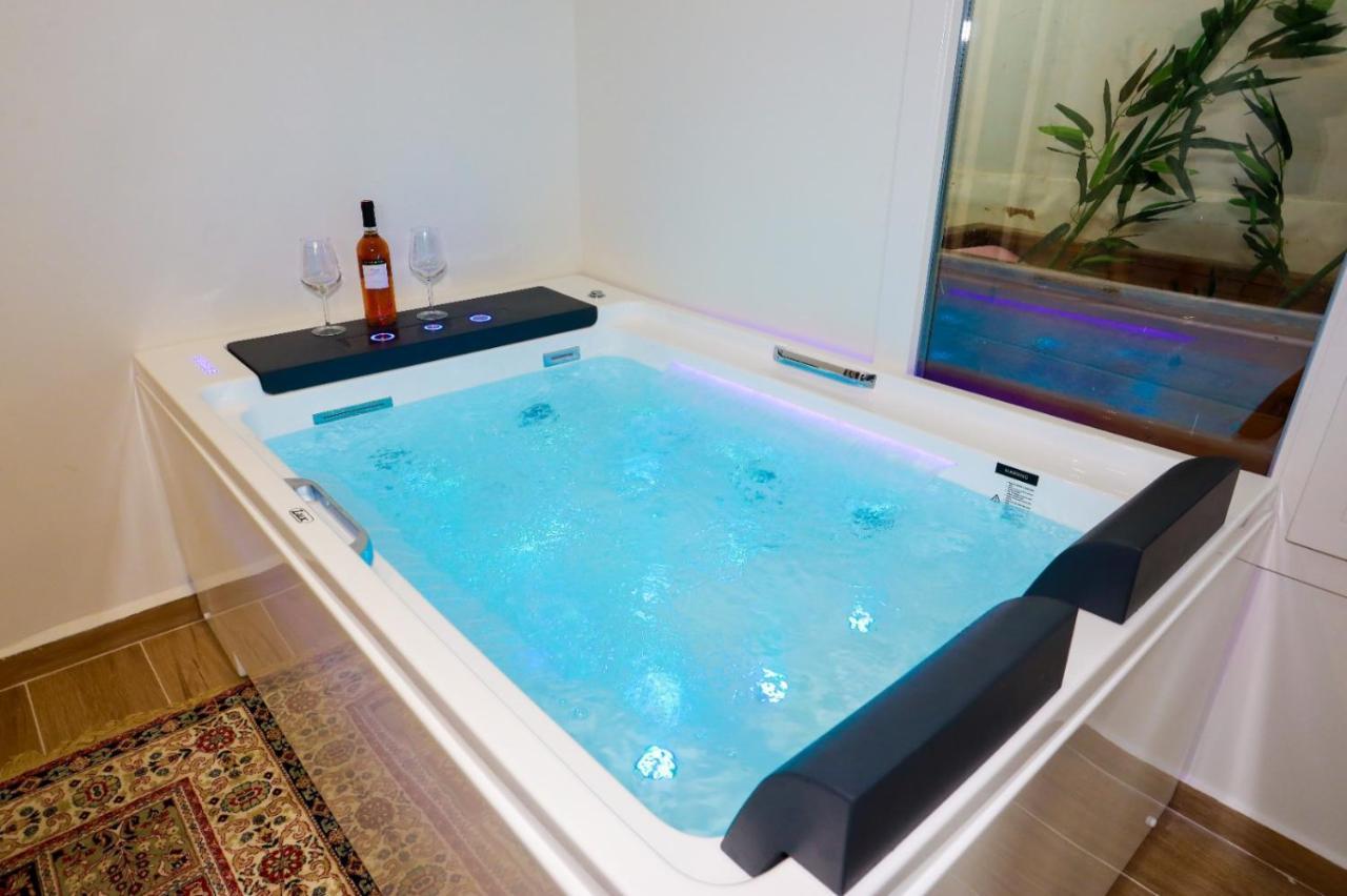 Kamomil Hotel 3*