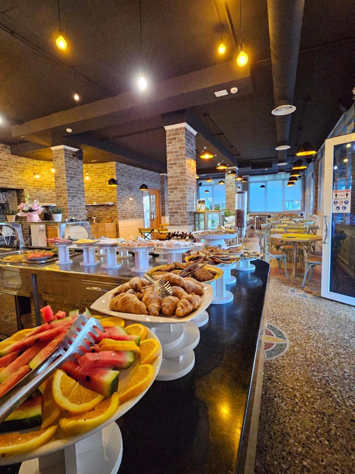 Kamomil Hotel