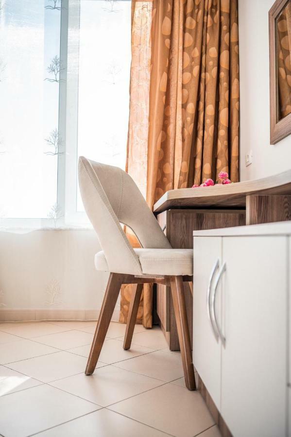 Kamomil Hotel 3*