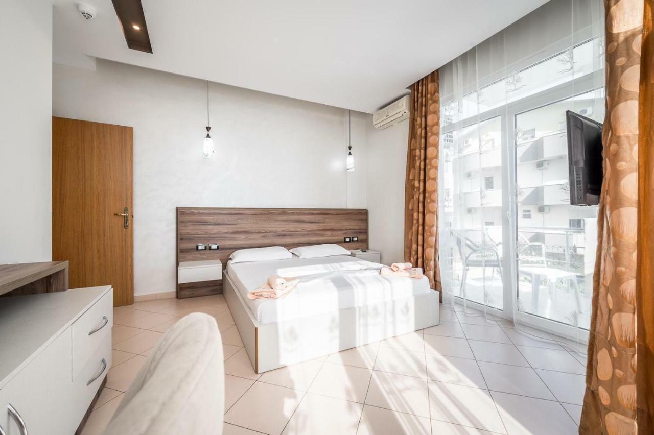 Kamomil Hotel 3*